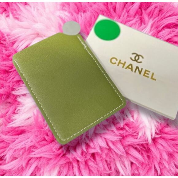 New With Box Olive Green Elegant Embossed Chanel Card Holder/Mirror - Picture 2 of 3